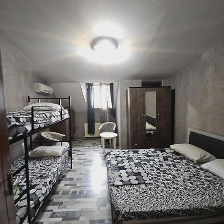 Kiev Hostel ティビリシ エクステリア 写真
