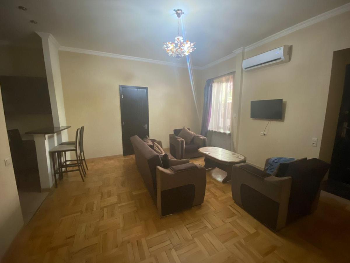 Kiev Hostel ティビリシ エクステリア 写真