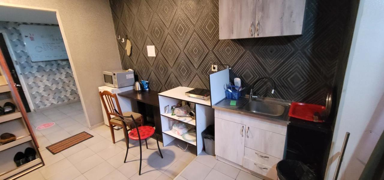 Kiev Hostel ティビリシ エクステリア 写真