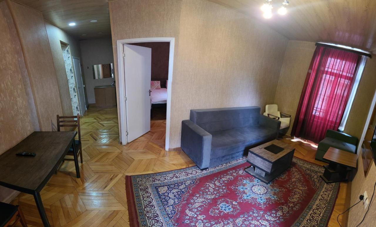 Kiev Hostel ティビリシ エクステリア 写真