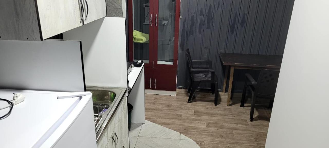 Kiev Hostel ティビリシ エクステリア 写真