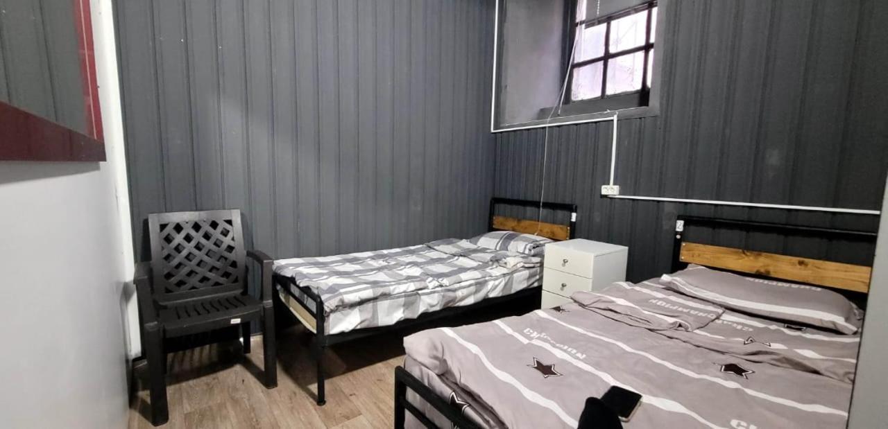 Kiev Hostel ティビリシ エクステリア 写真