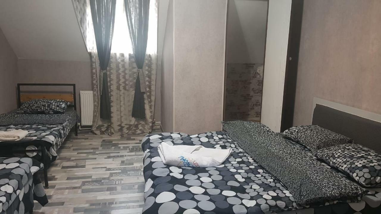 Kiev Hostel ティビリシ エクステリア 写真